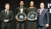 2 VĐV Mutaz Essa Barshim (nam) và Nafissatou Thiam (nữ) được vinh danh tại Monaco.