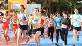 Nhà vô địch SEA Games Nguyễn Thị Oanh (E503) dễ dàng gàinh chiến thắng ở đường đua 5km nữ.