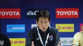 HLV Akira Nishino thất vọng về màn trình diễn của các tuyển thủ Thái Lan. Ảnh: DŨNG PHƯƠNG