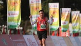 VĐV Lê Đức Kế bị cấm thi đấu vĩnh viễn tại giải marathon truyền thống này.