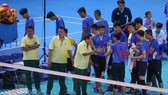 Thầy trò đội TPHCM. Ảnh: DŨNG PHƯƠNG