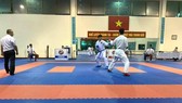 Đội tuyển karate quốc gia trong buổi thi đấu ngày 15-10 tại Trung tâm HLTTQG Hà Nội. Ảnh: V.S.H