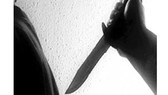 Chồng đâm vợ trên 10 nhát dao rồi tự sát 