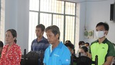 4 thành viên trong gia đình nhận án tù khi tạt xăng vào đoàn cưỡng chế