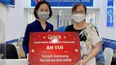 SCB trao thưởng cho khách hàng trúng giải chương trình “Tết Vinh Hoa - Xuân Phú Quý”