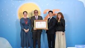 Sự ghi nhận từ Bộ Y tế càng trở nên đặc biệt khi bằng khen được trao tặng vào dịp kỷ niệm 25 năm thành lập Novartis Việt Nam