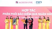FWD Việt Nam chính thức triển khai hợp tác phân phối bảo hiểm qua ngân hàng Agribank