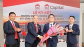 ERA Real Estate ký kết nhượng quyền thương hiệu cho ERA Capital. Ảnh: ERA Vietnam
