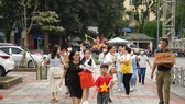 Từ 7 giờ sáng, Rạp Khăn Quàng Đỏ tại thành phố Hà Nội đã bắt đầu nhộn nhịp để sẵn sàng cho Ngày hội Cha-Ching năm học 2021 – 2022