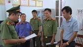 Cơ quan An ninh điều tra Công an tỉnh Sơn La đọc lệnh khởi tố, bắt tạm giam bị can Đặng Hữu Thủy