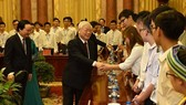 Tổng Bí thư, Chủ tịch nước Nguyễn Phú Trọng gặp mặt các học sinh-sinh viên tiêu biểu