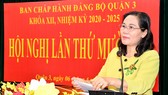 Chủ tịch HĐND TPHCM Nguyễn Thị Lệ phát biểu tại Hội nghị Ban chấp hành Đảng bộ quận 3. Ảnh: VIỆT DŨNG