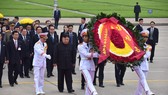 Chủ tịch Triều Tiên Kim Jong-un vào Lăng viếng Chủ tịch Hồ Chí Minh trước khi rời Hà Nội