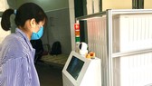 Chế tạo thành công robot vận chuyển trong các khu vực cách ly dịch Covid-19