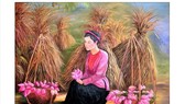 Gai Que (Rural Woman), one of 63 oil and lacquer paintings by female artists of the Tranh Viet Club at the exhibition Tu Mua Thu Ay (Photo courtesy of the show’s organiser)