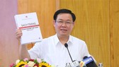 Deputy Prime Minister Vuong Dinh Hue said that the White Book provides reliable information for the Government, ministries, sectors and localities as well as associations and investors. — VNA/VNS Photo