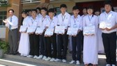 Nguyen Thien Thanh scholarships granted good, poor students in Mekong delta