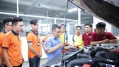 Students of Ho Chi Minh City University of Technology in their practice lesson. (Photo: SGGP)
