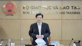 Deputy Education Minister Nguyen Huu Do speaks at the online conference (Photo: SGGP)