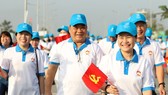 Nguyen Thi Le, Deputy Secretary of the Ho Chi Minh City Party Committee, takes part in the walk (Photo: SGGP)