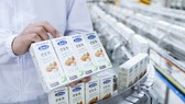 Vinamilk exports ten containers of plant-based milk to China in the early days of 2021. (Photo: VNA)