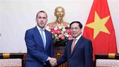 Minister of Foreign Affairs suggests Vietnam, Italy expand cooperation