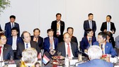 Vietnamese Prime Minister Nguyen Xuan Phuc joins a business roundtable in La Haye capital 