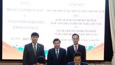 Chairman of the Ho Chi Minh City People’s Committee Nguyen Thanh Phong and Mayor of Chengdu witness a signing ceremony about cooperation of tourist development (Photo:hcmcpv)