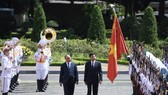 Party, State leader of Laos visits Vietnam