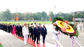 Leaders pay homage to President Ho Chi Minh on 132nd birth anniversary