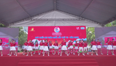 Flash mob performance by 3,000 children sets Vietnamese record