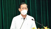 Chủ tịch UBND TPHCM Phan Văn Mãi phát biểu tại Lễ tuyên dương đoàn công tác tăng cường và tham gia phòng chống dịch Covid-19 trên địa bàn TPHCM, sáng 6-10-2021. Ảnh: VIỆT DŨNG