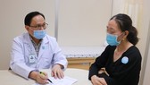 PGS TS Bùi Hữu Hoàng tư vấn điều trị H.P cho người bệnh