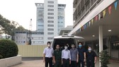 Các thành viên Đội phản ứng nhanh Bệnh viện Chợ Rẫy lên đường hỗ trợ Kiên Giang vào sáng 8-5