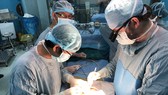 Mổ khẩn, cứu sống nữ bệnh nhân bị đâm thủng tim