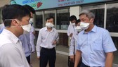 Thứ trưởng Bộ Y tế Nguyễn Trường Sơn làm việc tại Bệnh viện Bệnh Nhiệt đới TPHCM
