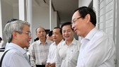 Bí thư Thành ủy TPHCM Nguyễn Văn Nên gặp gỡ cán bộ, nhân viên ngành y tế. Ảnh: VIỆT DŨNG