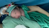 Quảng Ngãi: Mổ đẻ thành công thai phụ chuyển dạ khi đang trên chuyến tàu về quê