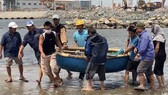 Quảng Ngãi:Lật thuyền thúng khiến 1 ngư dân tử vong