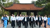 Thủ tướng dâng hương tại Khu di tích lịch sử quốc gia đặc biệt Lam Kinh (Thanh Hóa)