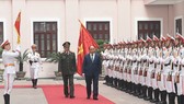  Thủ tướng Nguyễn Xuân Phúc dự lễ đón nhận Huân chương Bảo vệ Tổ quốc hạng Nhất và kỷ niệm 75 năm Ngày truyền thống của lực lượng tình báo Công an nhân dân. Ảnh: VGP