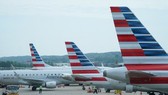 Máy bay của American Airlines ở sân bay Reagan, Washington, Mỹ, ngày 29-4-2020. Ảnh: REUTERS
