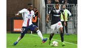 Lyon (1) - Bordeaux (6): Giữ vững ngôi đầu
