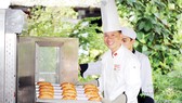 Chef Nguyễn Lê Cương trình làng món bánh mì Da Beo