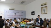 Tiến sĩ, Bác sĩ Nguyễn Phan Tú Dung báo cáo trước Hội đồng khoa học. Ảnh: NGUYÊN KHÔI