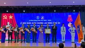 Trường ĐH Văn Hiến đón nhận Huân chương Lao động hạng Ba của Chủ tịch nước 