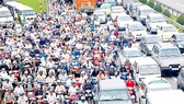 Traffic jam is a permanent issue in many areas, HCMC during peak hours (Photo: SGGP)