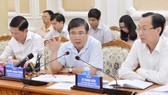 Chairman of the HCMC People’s Comiittee Nguyen Thanh Phong chairs a meeting on socioeconomic situtation on July 28 (Photo: SGGP)