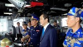 President Tran Dai Quang visit to the Coast Guard Zone 3 High Command in the southern province of Ba Ria-Vung Tau on January 30. (Photo: VNA/VNS)