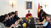At the meeting (Source: VNA)   Paris (VNA) – National Assembly (NA) Chairwoman Nguyen Thi Kim Ngan lauded the Union of Vietnamese Associations in Europe for its activities towards the homeland during a meeting with its Executive Board in France on March 3